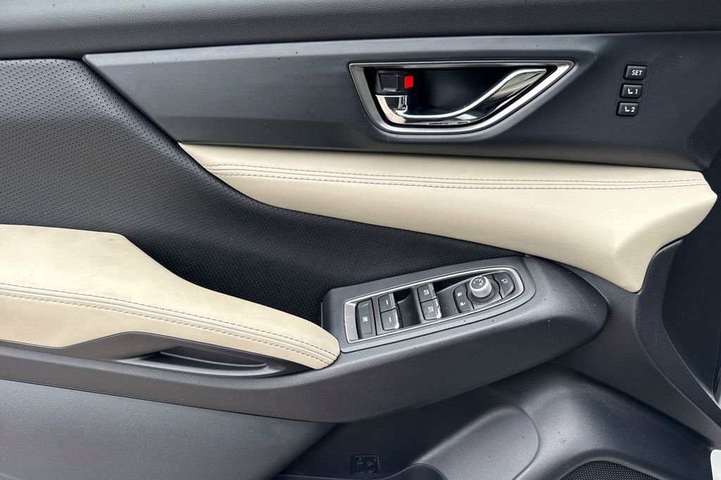 New 2026 CRYSTAL WHITE PEARL Subaru Limited 7-Passenger image 13