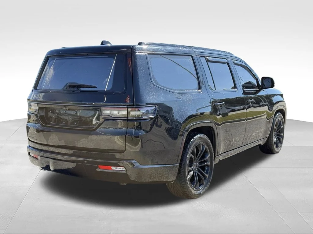 Used 2022 Blue Jeep Series II image 27