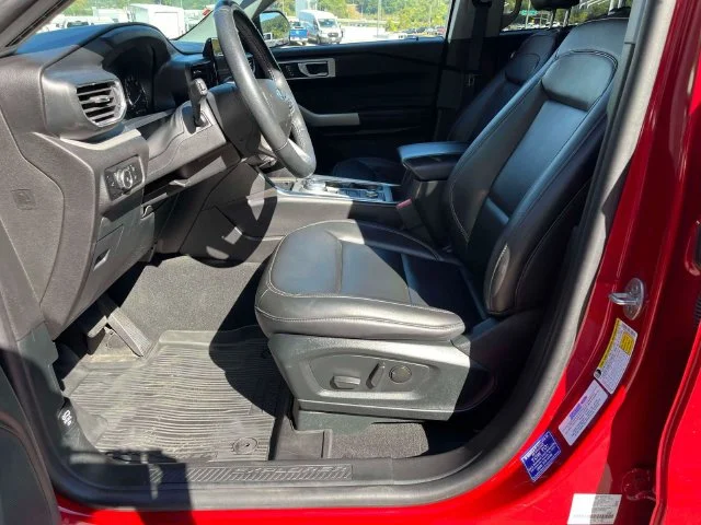 Used 2023 Red Ford XLT image 31