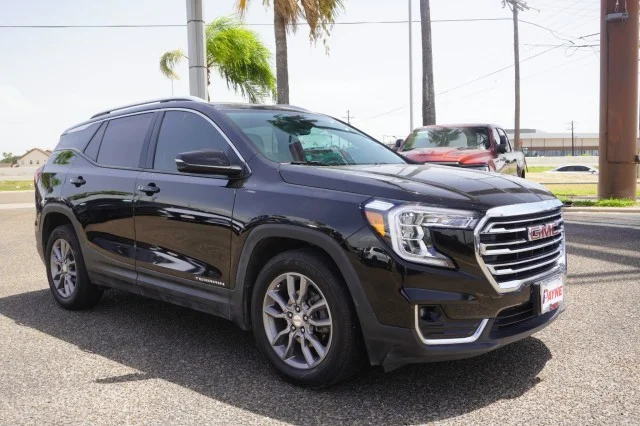 Used 2022  GMC SLT image 3