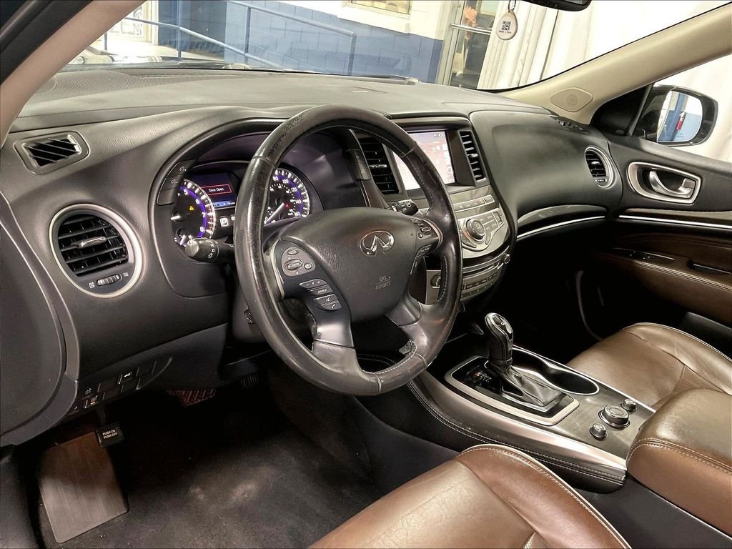 Used 2019 Black INFINITI LUXE image 8