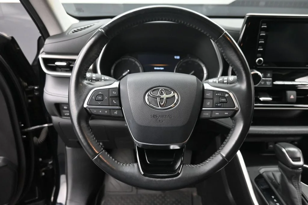 Certified Used 2020 Black Toyota XLE image 20