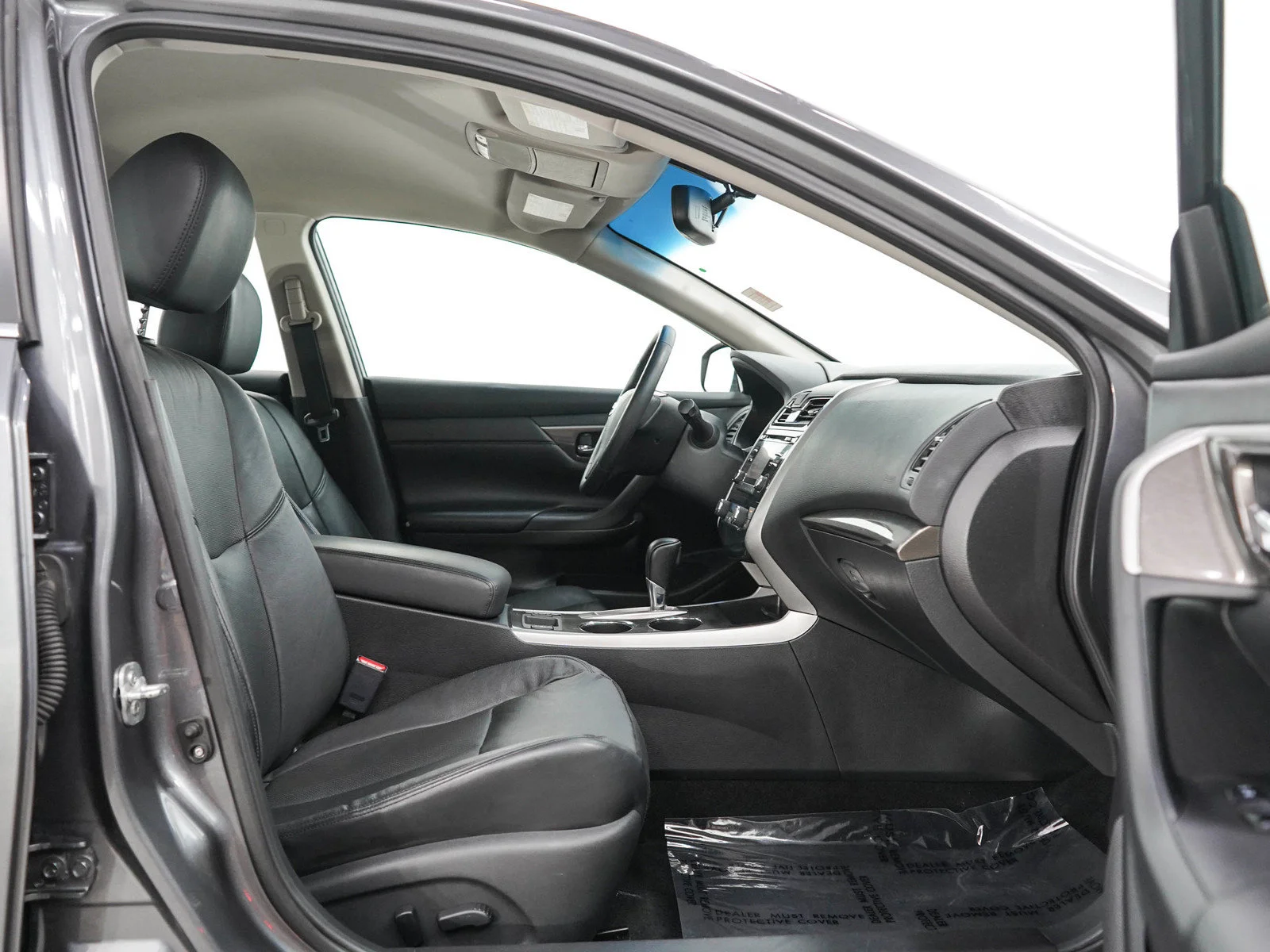 Used 2015 Gun Metallic Nissan 2.5 image 12