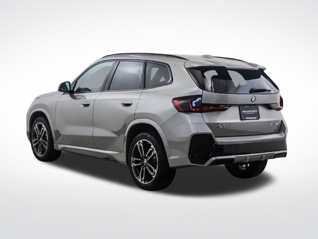 New 2027 Silver Metallic BMW xDrive28i image 3