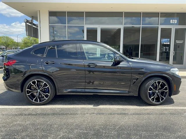 Used 2021 Black Sapphire Metallic BMW Base image 2