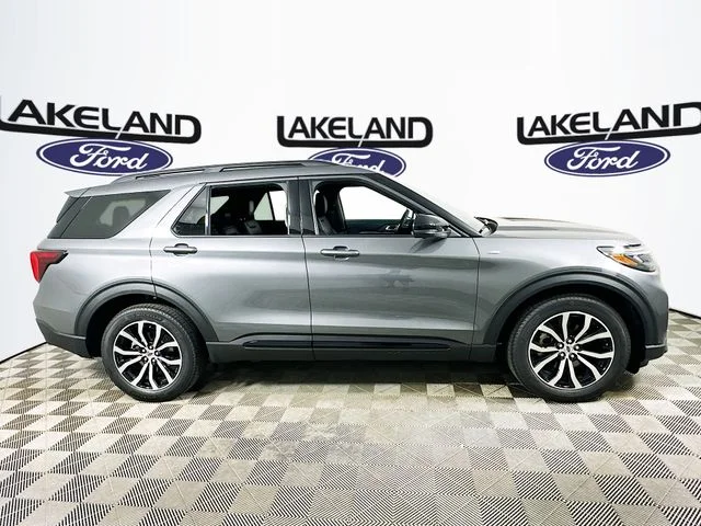 New 2026 Gray Ford ST-Line image 2