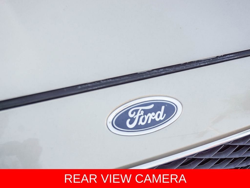 Used 2015  Ford SE image 11