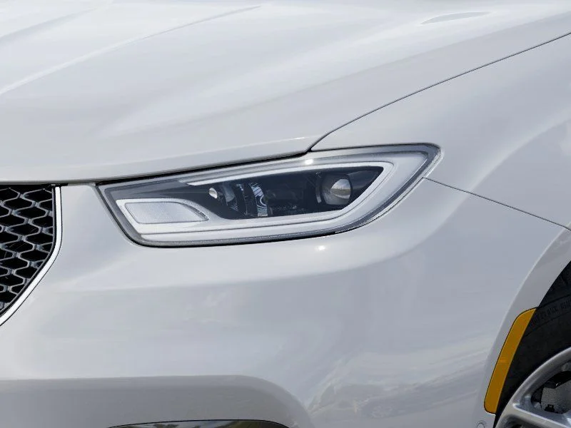 New 2026 Bright White Clear-Coat Exterior Paint Chrysler Select image 11