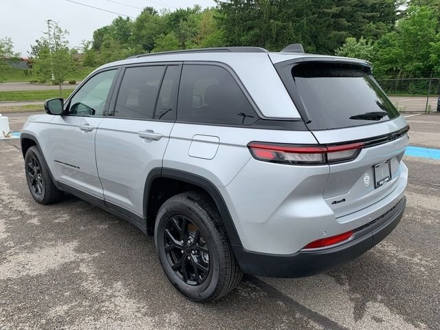 New 2026 Silver Zynith Jeep Altitude image 3