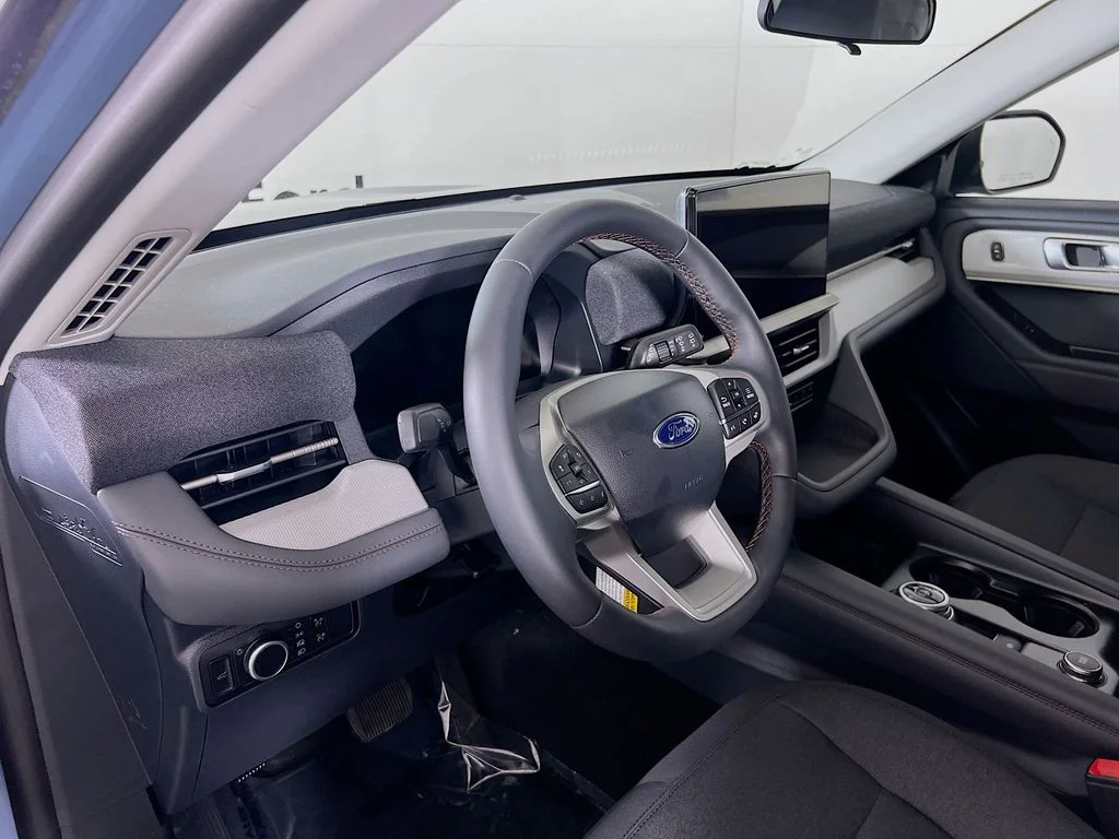 New 2026 Vapor Blue Metallic Ford Active image 3