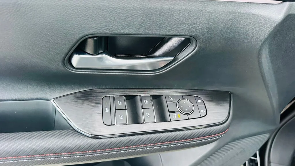 2026 Nissan KICKS SR - Photo 16