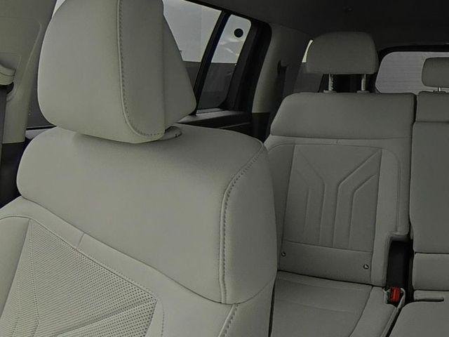 New 2027 Gray Hyundai SEL FWD image 40