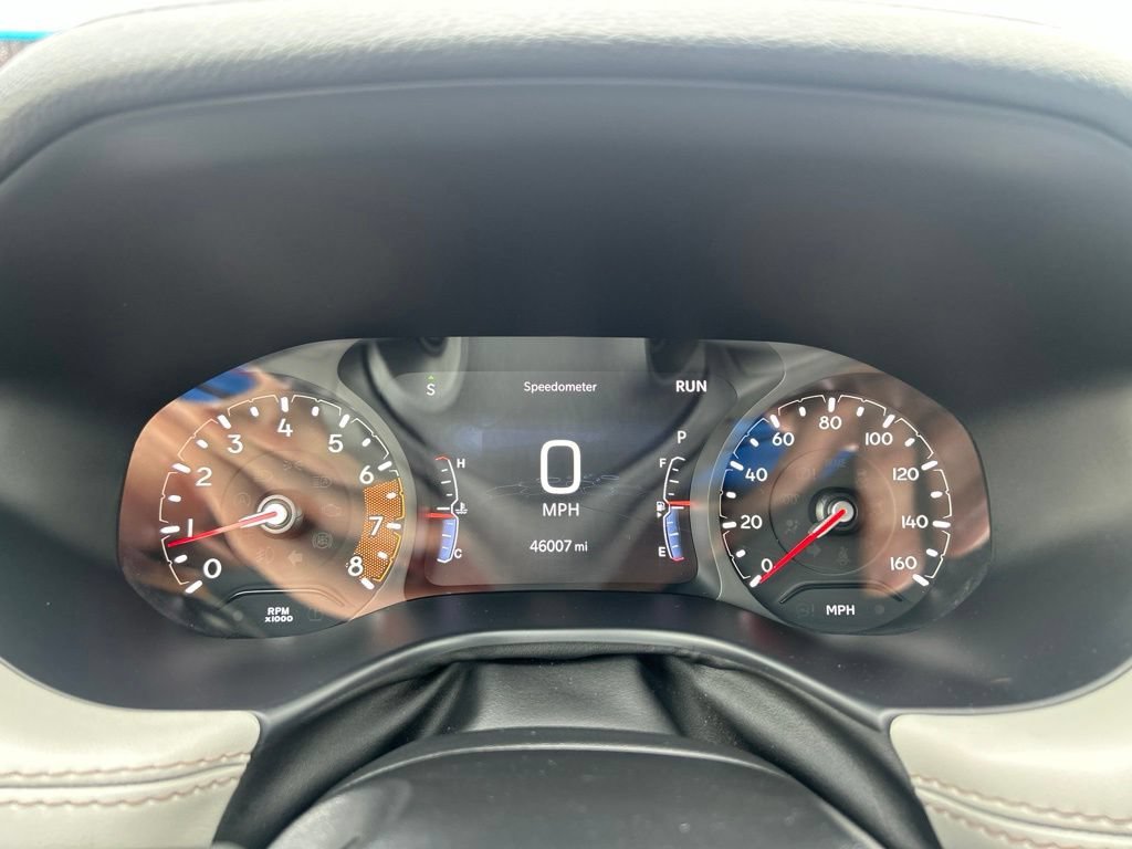 Used 2025 Silver Jeep Limited 4x4 image 25