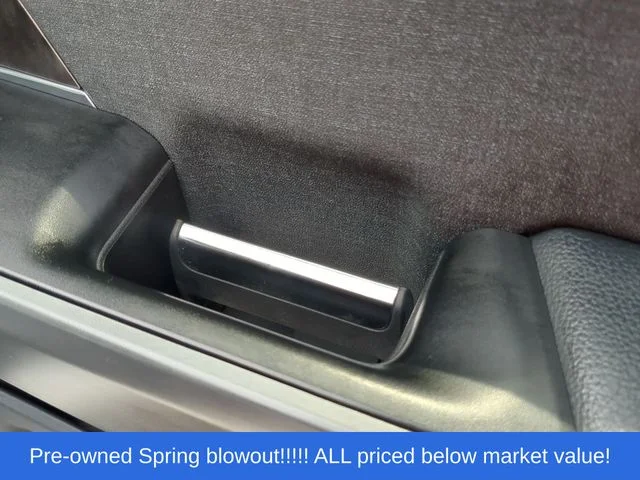 Used 2023 White Ford Lariat image 48