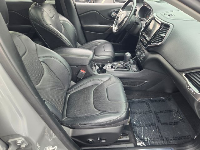 Used 2020 Gray Jeep Limited image 5
