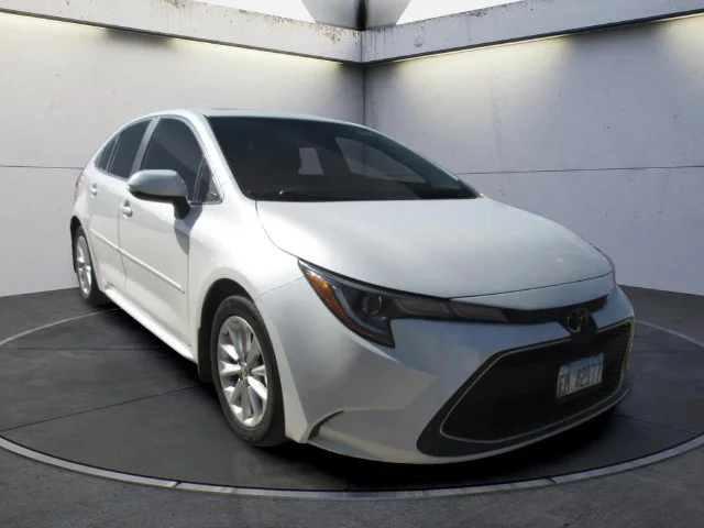 Used 2020 Blizzard Pearl Toyota XLE image 2