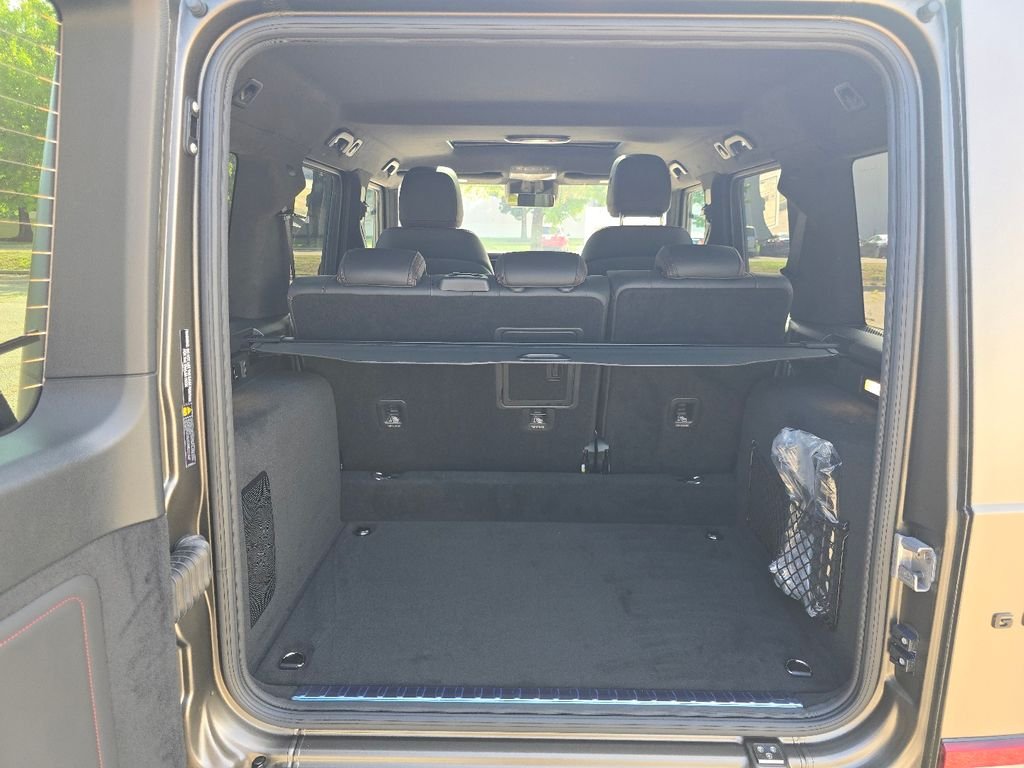 New 2027 MANUFAKTUR Monza Grey Magno Mercedes-Benz G 63 AMG® image 17