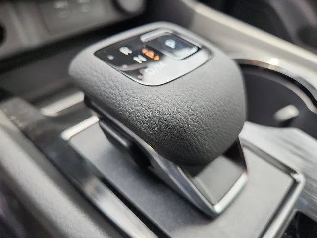 2025 Nissan Rogue SV - Photo 8