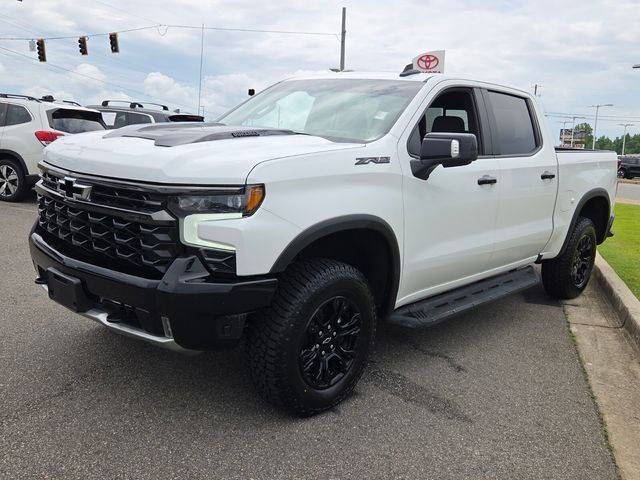 Used 2024 White Chevrolet ZR2 image 3