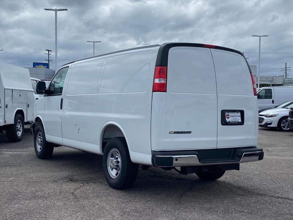 2025 Chevrolet Express Cargo Work Van - Photo 5