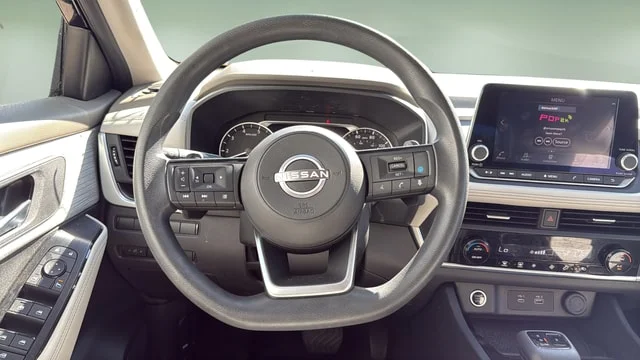 Used 2023 Super Black Nissan SV image 9
