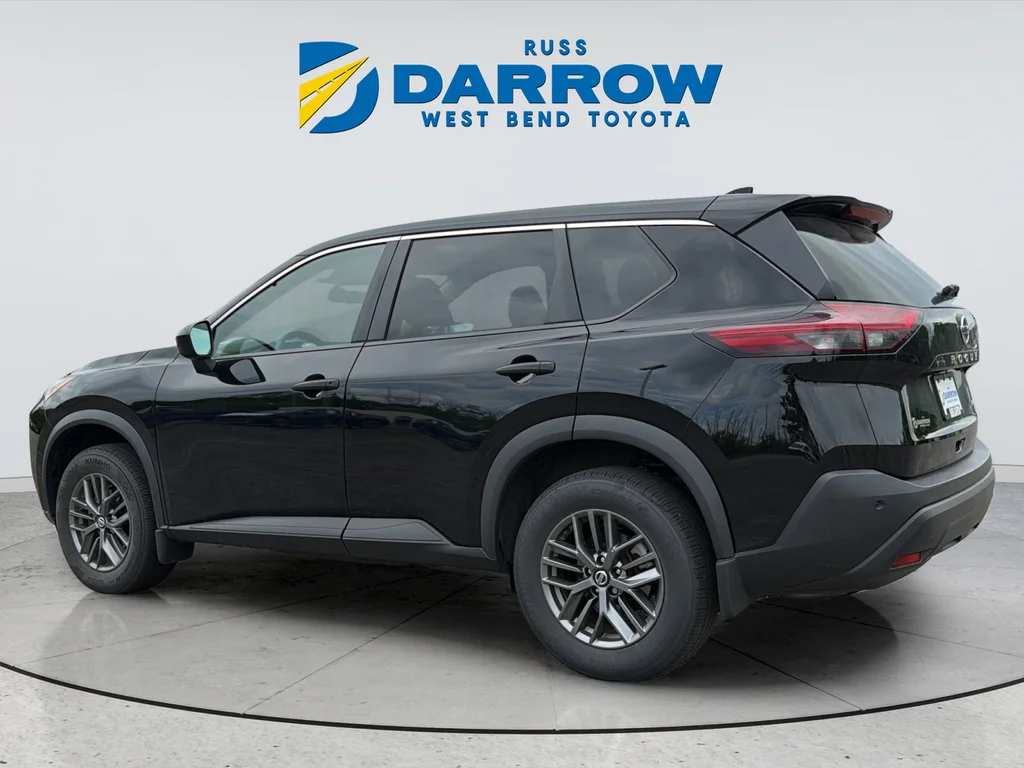 Used 2021 Black Nissan S image 3
