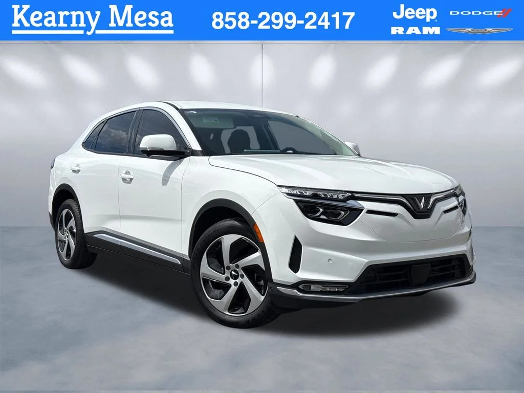 2025 VinFast VF 8 VF 8 Eco Standard Range's photo