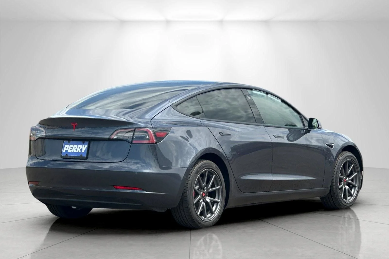 Used 2020 Gray Tesla Standard image 3
