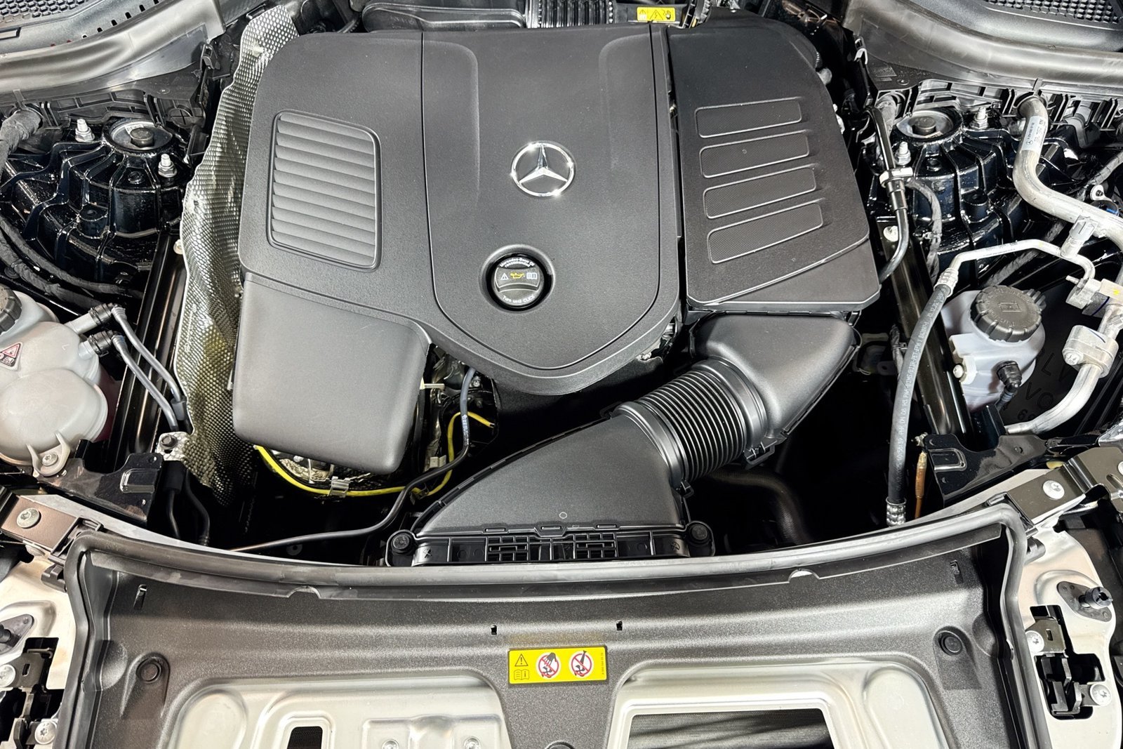 New 2026 Black Mercedes-Benz GLC 300 image 28