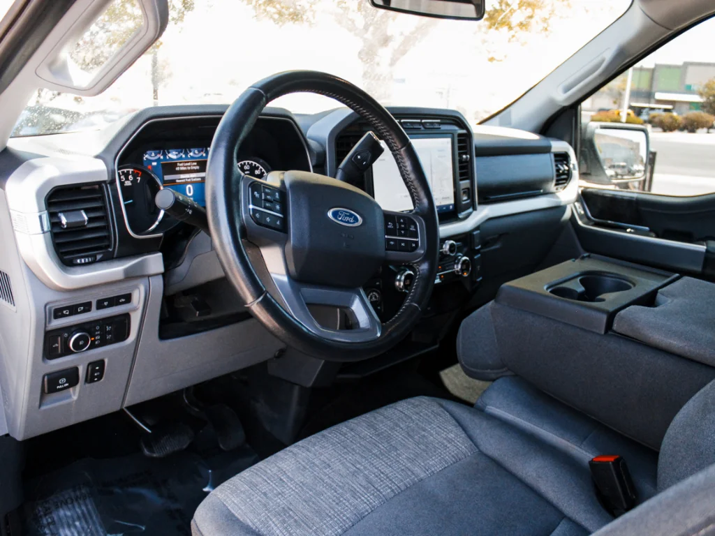 Used 2021 Oxford White Ford XLT image 9