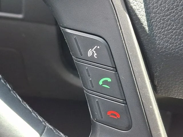 Used 2013 White Hyundai Base image 26