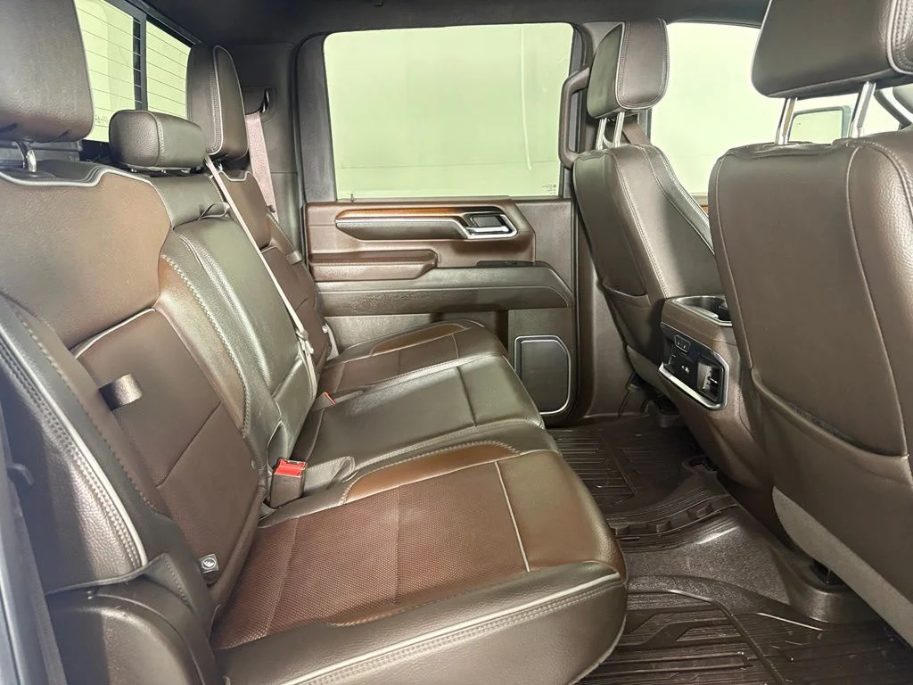 Used 2024 White GMC Denali image 23