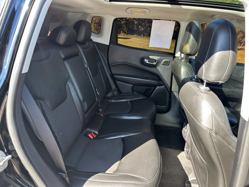 Used 2021 Diamond Black Jeep Latitude image 18