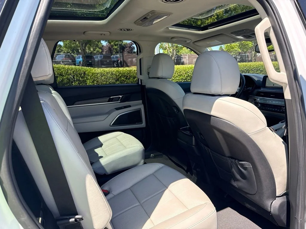 Used 2022 Glacial White Pearl Kia SX image 24