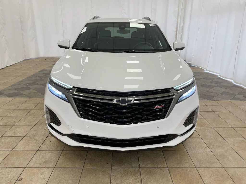 Used 2023 Summit White Chevrolet RS image 31