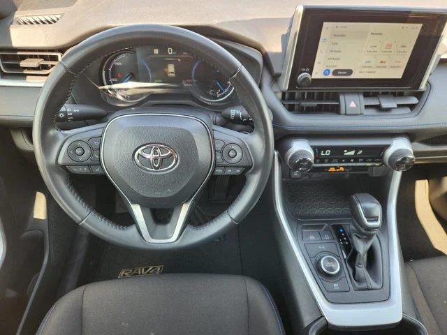 Used 2024 Wind Chill Pear Toyota SE image 27
