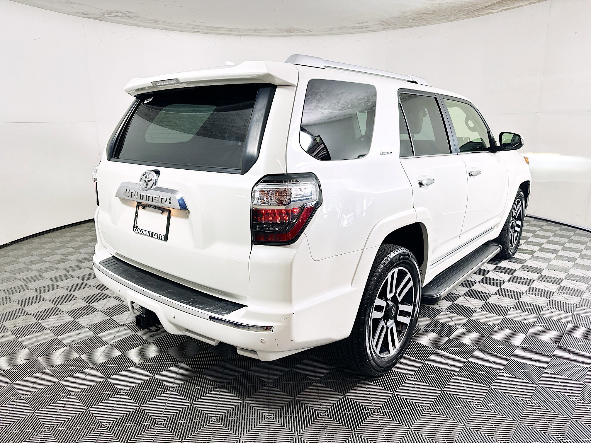 2023 Toyota 4Runner thumbnail 5