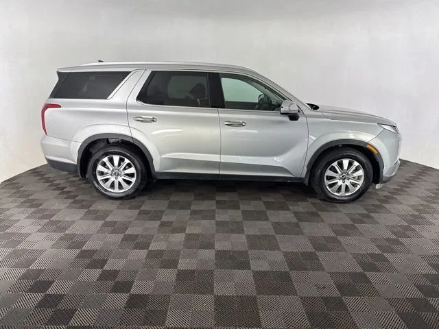 Used 2023 Silver Hyundai SEL image 6