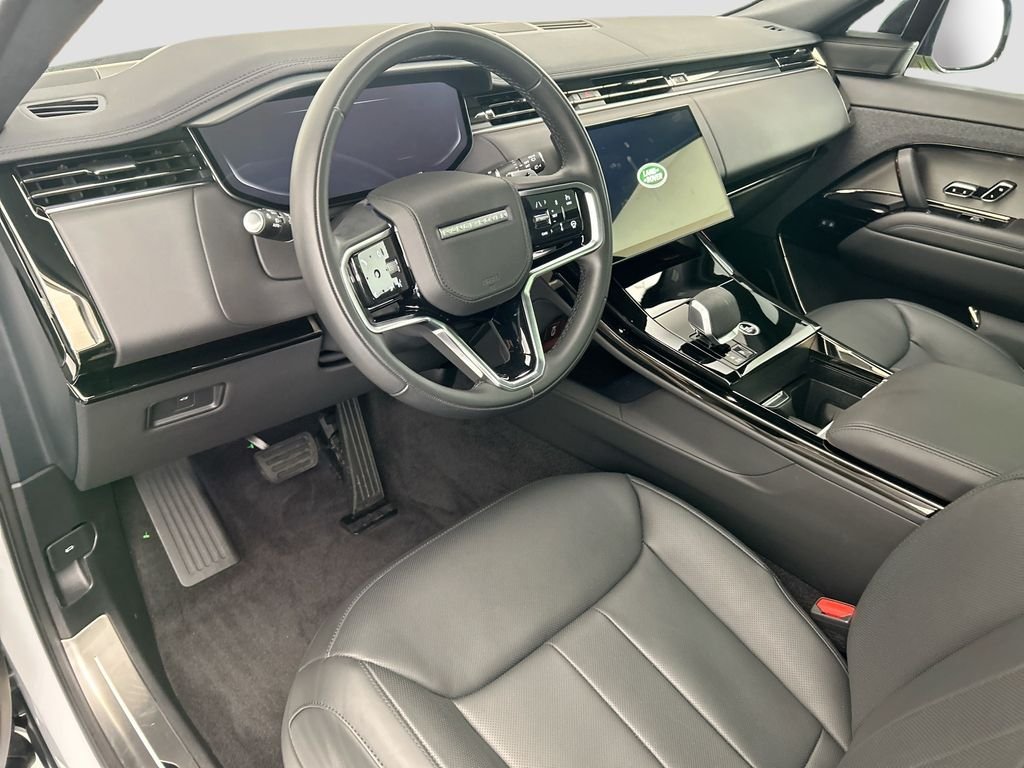 Used 2026 Fuji White Land Rover SE image 9