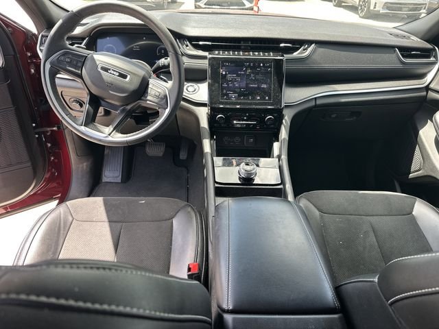 Used 2024 Red Jeep Altitude image 17