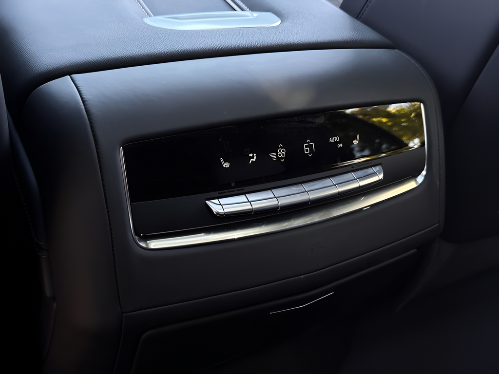 Used 2025 White Cadillac V-Series image 20
