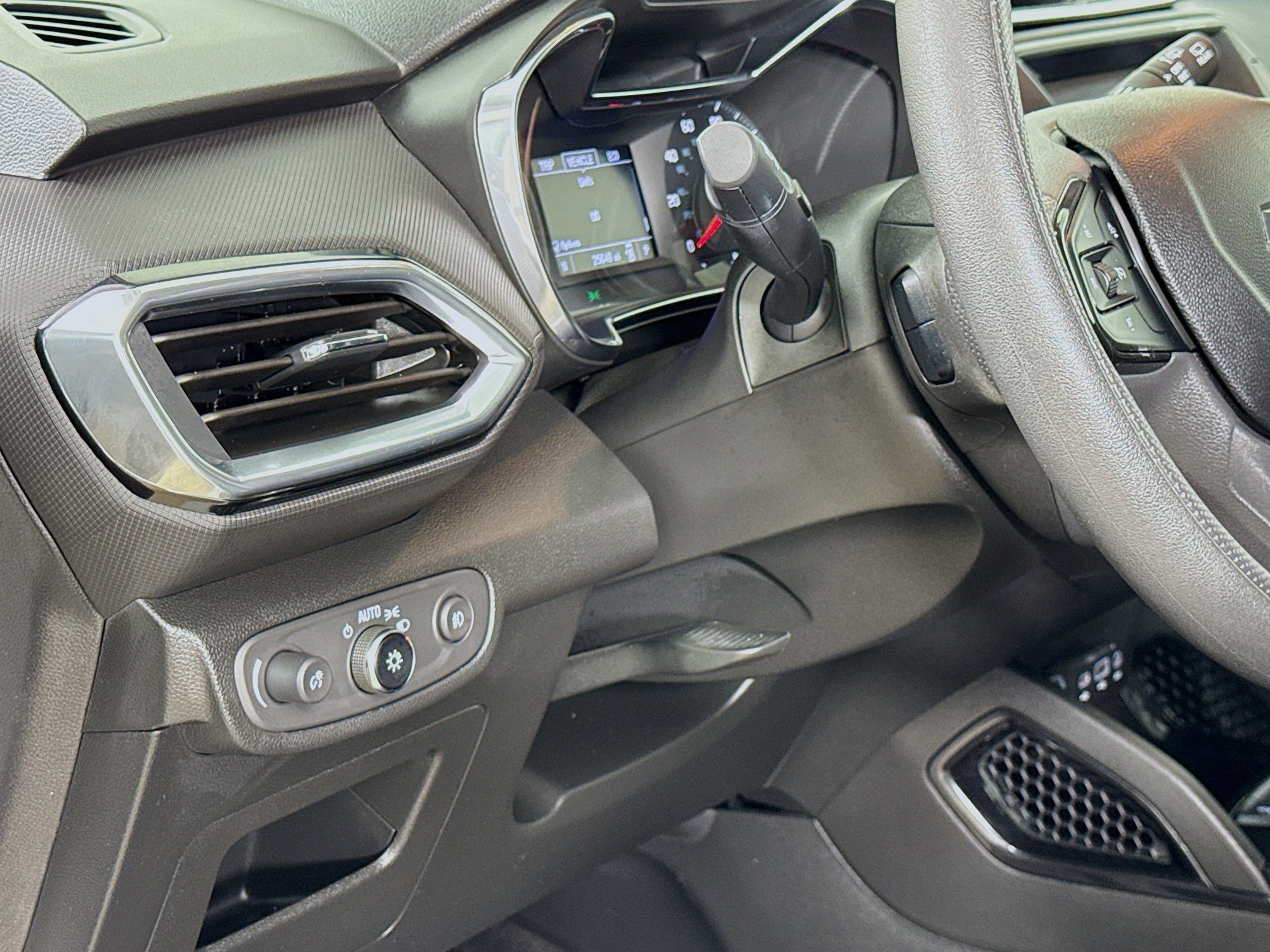 Used 2023 Summit White Chevrolet LT image 10