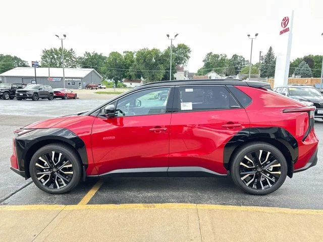 New 2026 Supersonic Red with Midnight Black Metallic roof <sup>1</sup> Toyota  Limited image 6