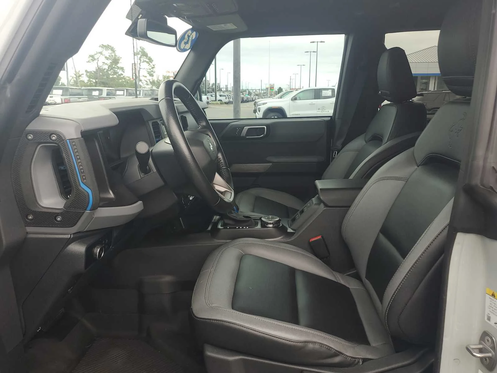 Used 2023  Ford Base image 20