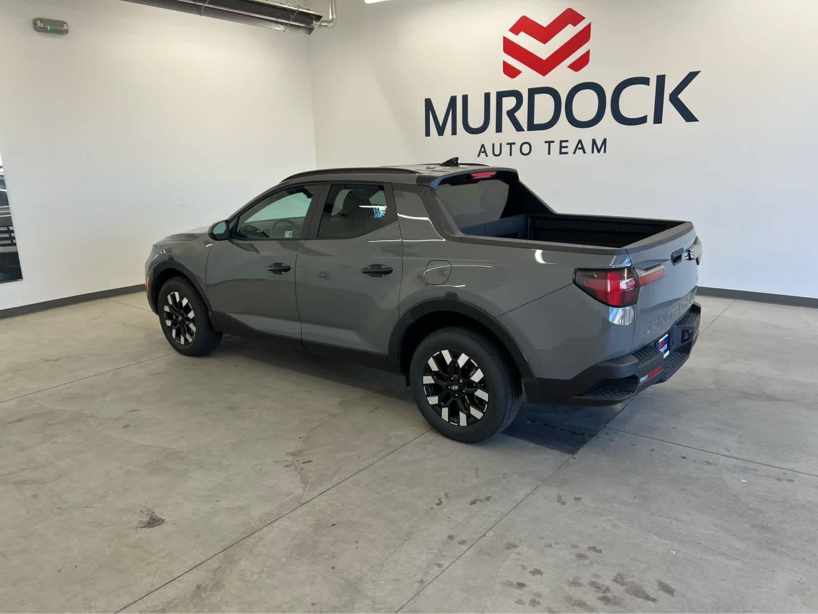 Used 2025 Hampton Gray Hyundai SEL image 9
