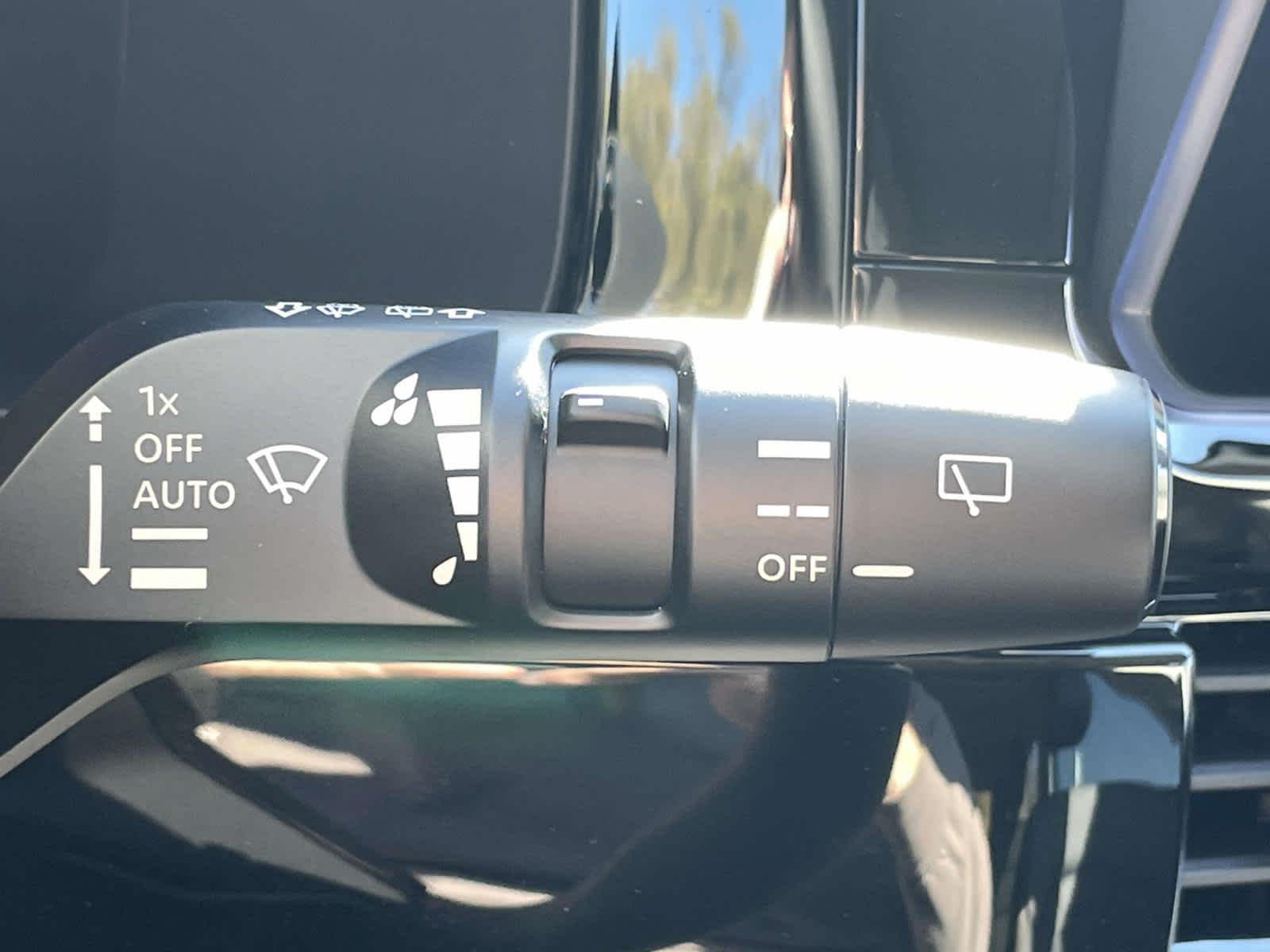 New 2026 Super Black Nissan Platinum image 35