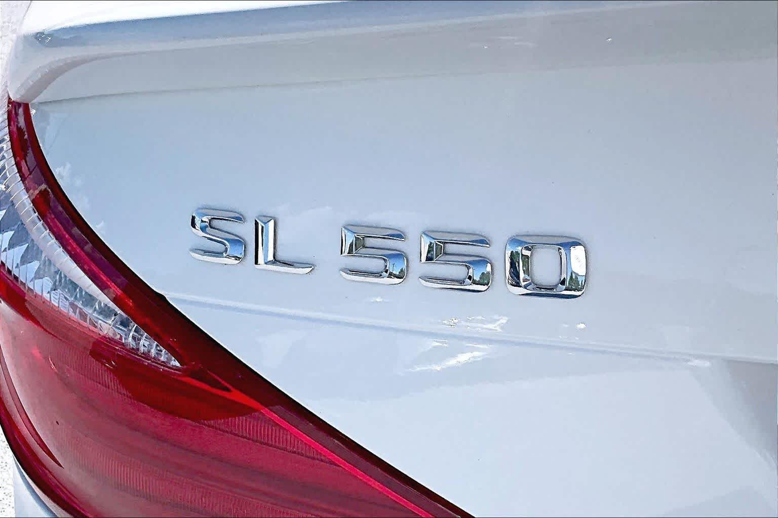 Used 2015 designo Diamond White Metallic Mercedes-Benz SL 550 image 28