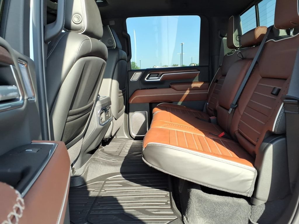 New 2026 Glacier White Tricoat GMC Denali Ultimate image 5
