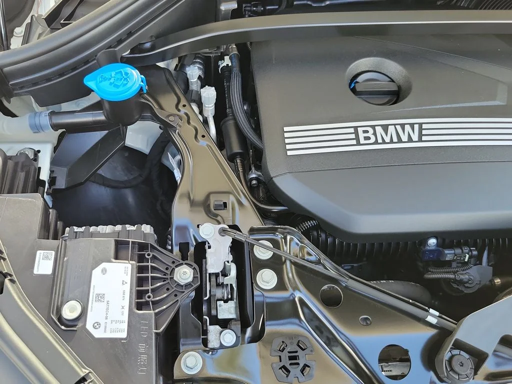 Used 2026 White BMW xDrive28i image 45