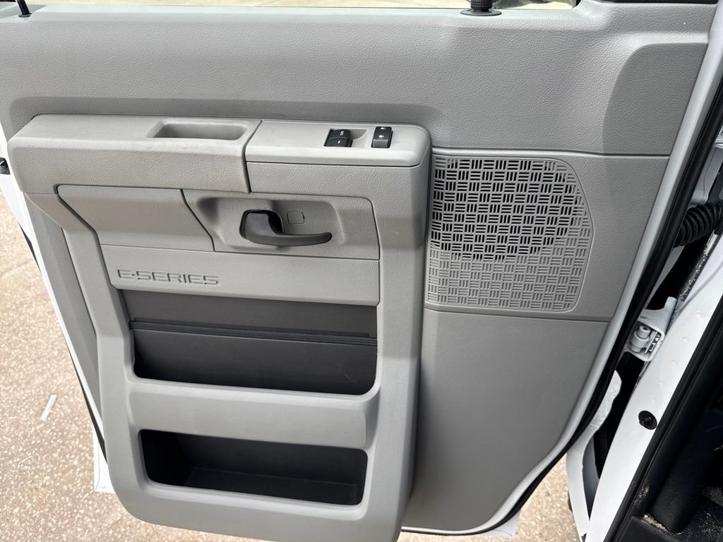 2026 Ford E-Series Cutaway Base - Photo 35